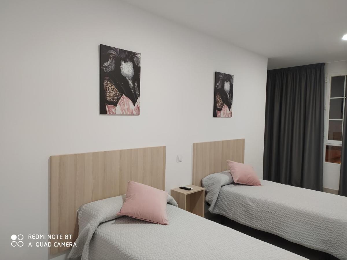 Hostal La Taurina Santa Olalla  ภายนอก รูปภาพ